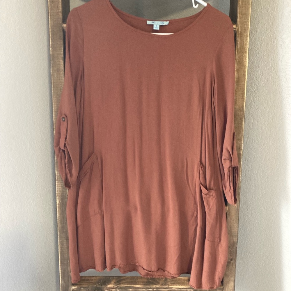 Tunic with pockets